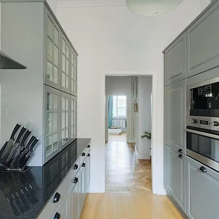 Place*unique Royal Route View*4 Bedrooms*6beds Apartmán